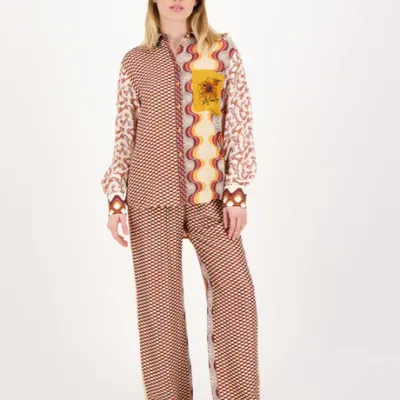 camisa con estampado de atardecer